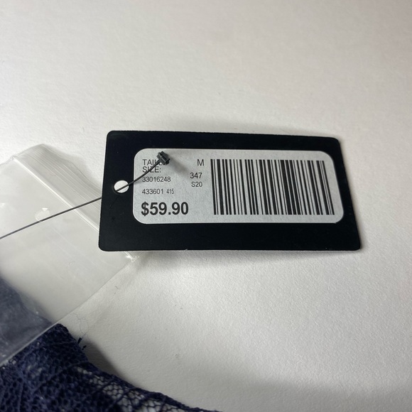 RW& Co Navy blue camisole with lace overlay - Picture 5 of 6